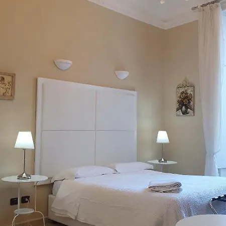 Diana לינה וארוחת בוקר סירקוזה