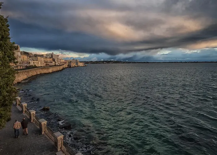 Diana לינה וארוחת בוקר