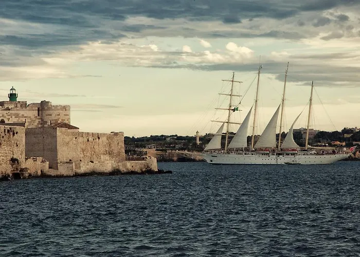 לינה וארוחת בוקר Diana סירקוזה