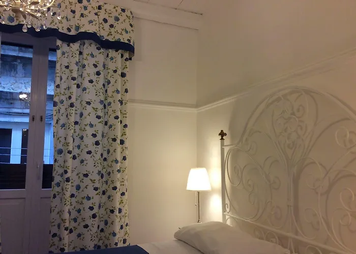 Diana לינה וארוחת בוקר 4*