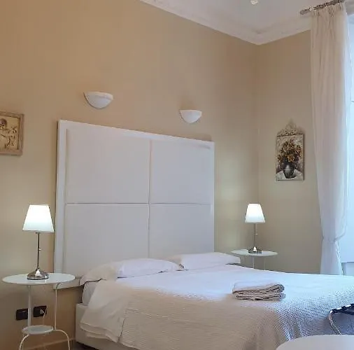 Diana לינה וארוחת בוקר סירקוזה