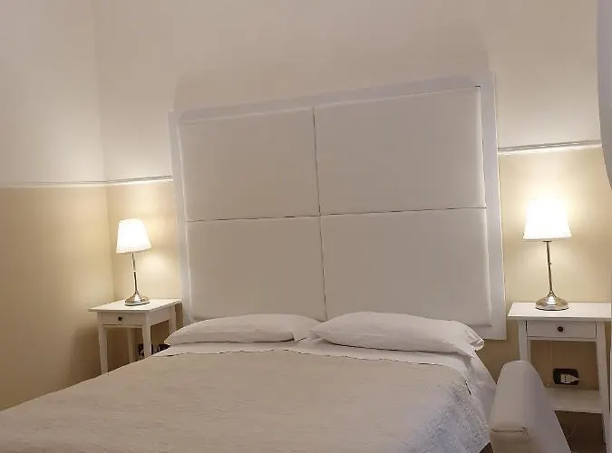 Diana לינה וארוחת בוקר 4*